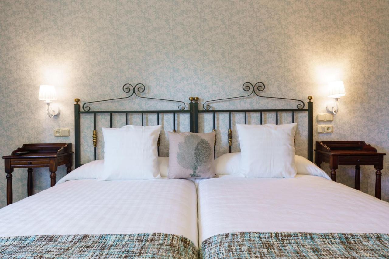 Lar da Mota Hotel Arzua Bagian luar foto