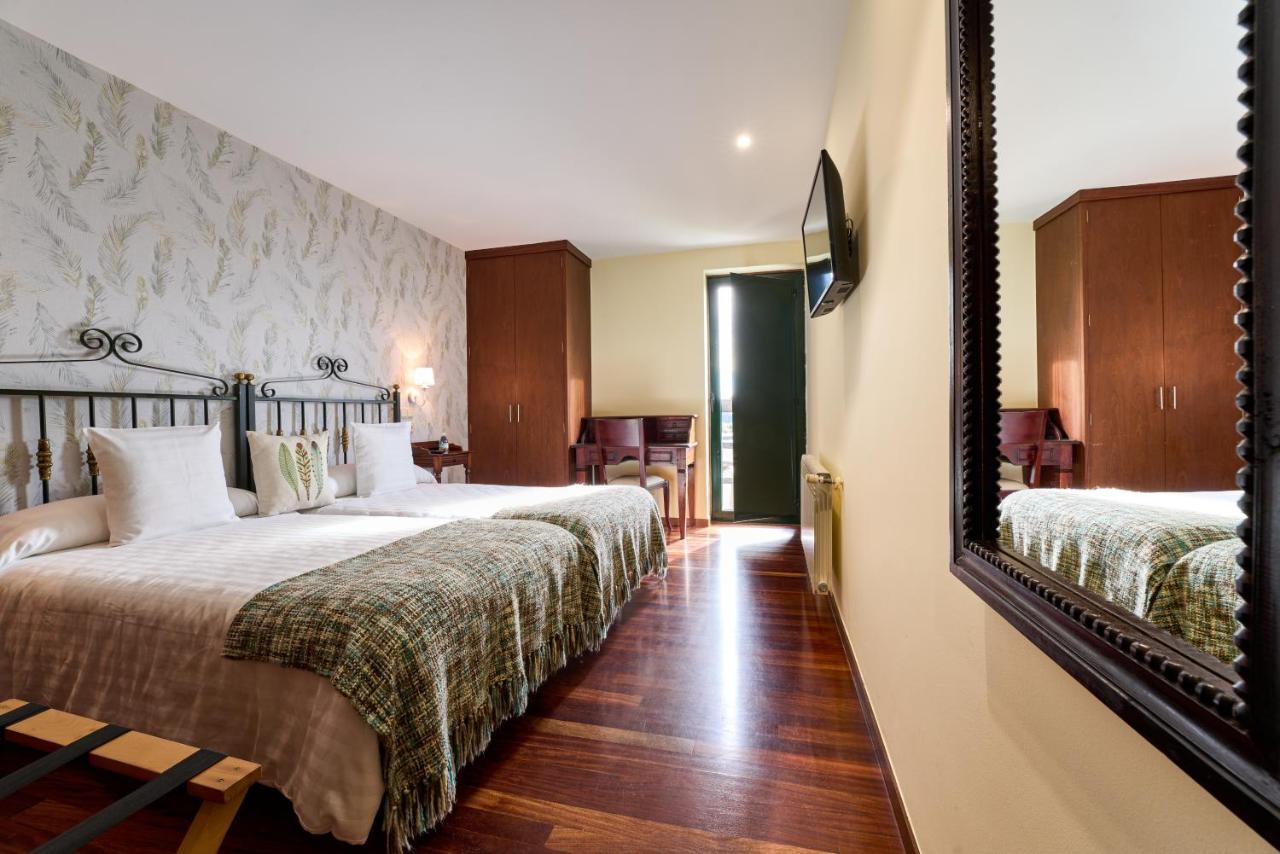 Lar da Mota Hotel Arzua Bagian luar foto