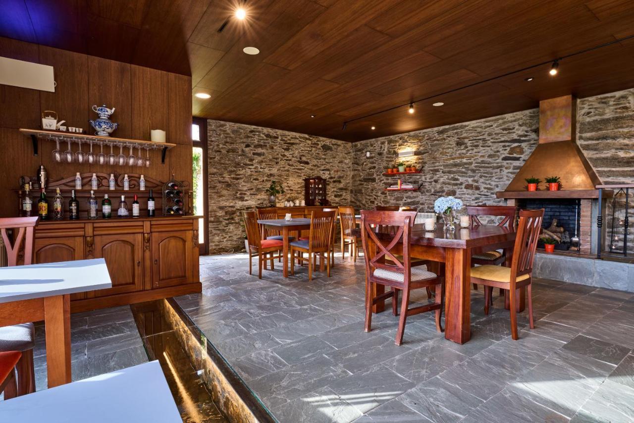 Lar da Mota Hotel Arzua Bagian luar foto